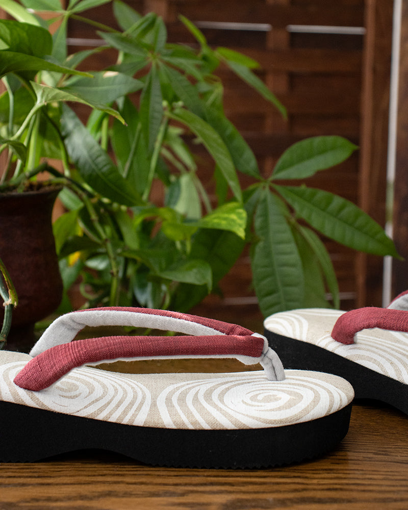 Yamato Kobo, Setta Sandals, Beige and White Swirl with Red Hanao