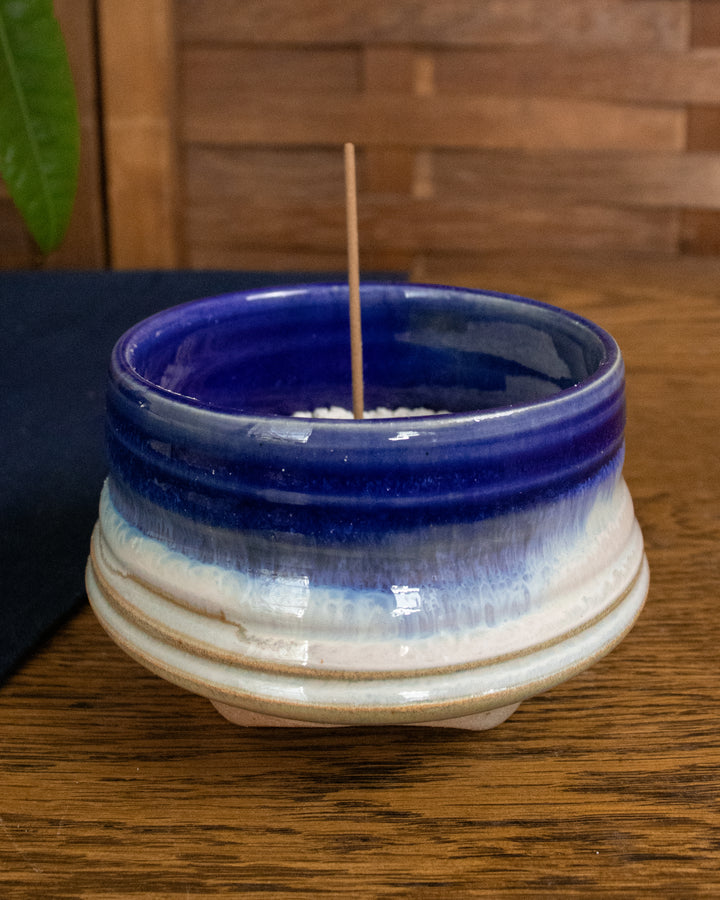 Shoyeido Incense Holder, Ceramic Bowl, Gradient Blue Rim with Gold Stripes