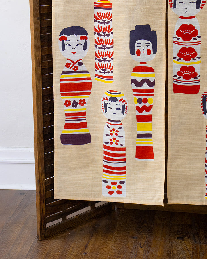 Noren, Beige Kokeshi