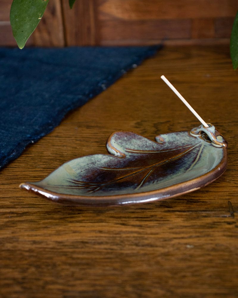 Shoyeido Incense Holder, Leaf, Mountain Mist