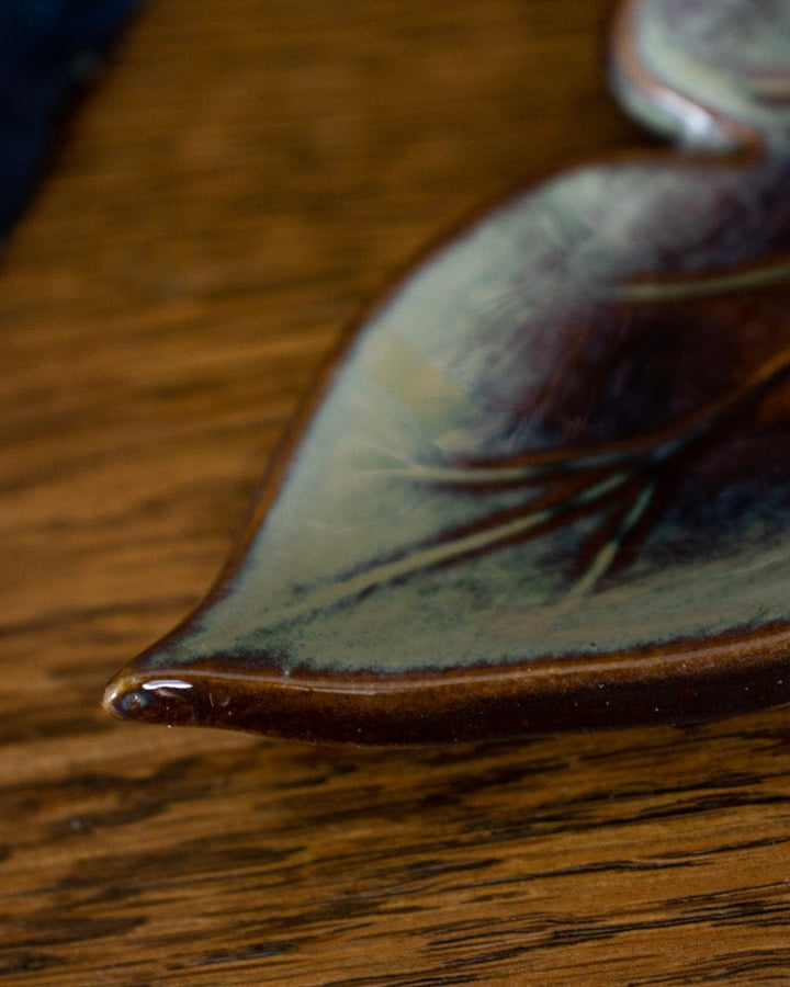 Shoyeido Incense Holder, Leaf, Mountain Mist