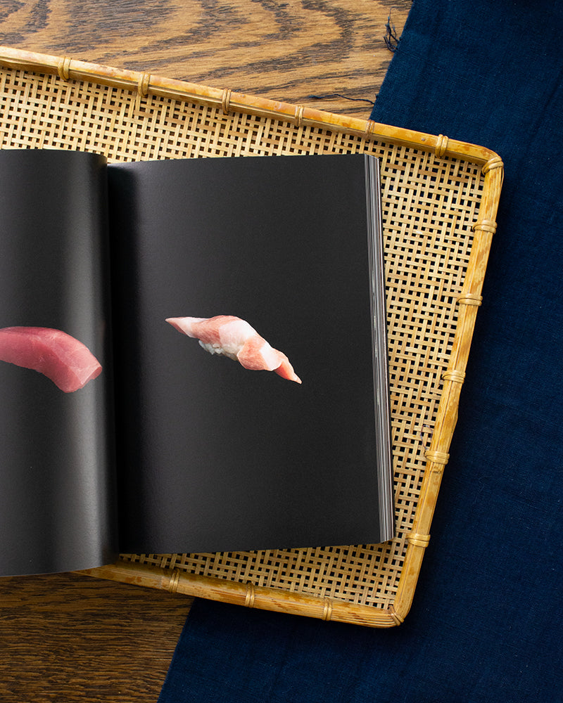 ENG/JPN: Sushi Secrets: A Japanese Master&