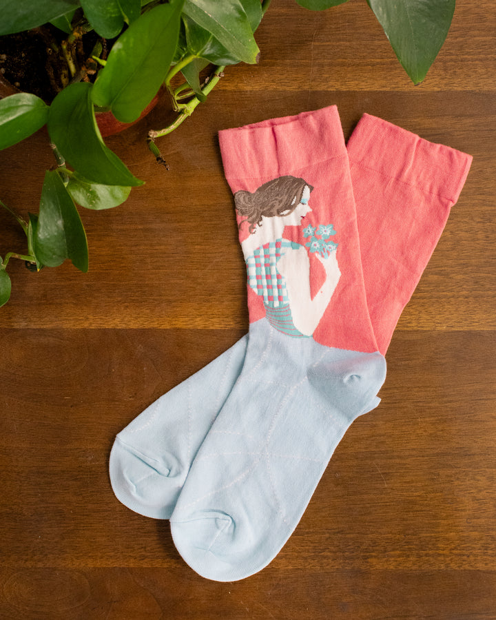 Debby Co., Crew Socks, Andé Collection, Pink with Girl Holding Flowers