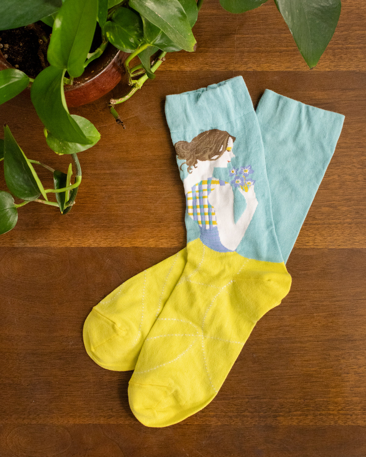Debby Co., Crew Socks, Andé Collection, Blue and Lime with Girl Holding Flowers