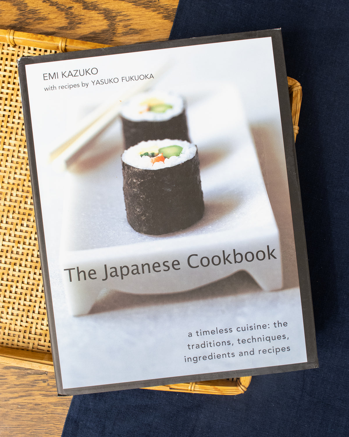 ENG: The Japanese Cookbook: A Timeless Cuisine by Emi Kazuko
