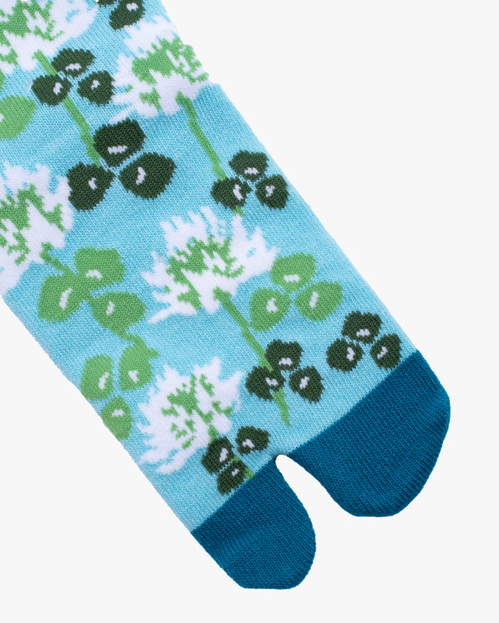 Kurochiku, Tabi Socks, Crew, Light Blue with Green and White Flowers (S/M)