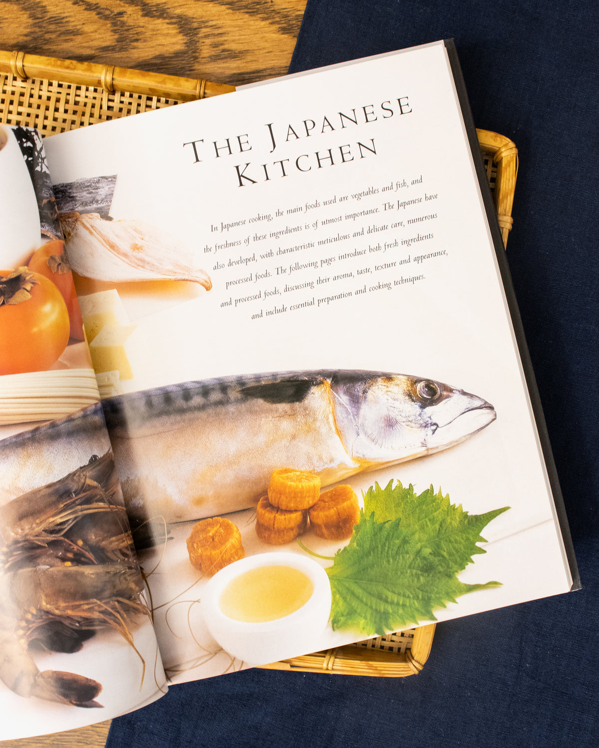 ENG: The Japanese Cookbook: A Timeless Cuisine by Emi Kazuko