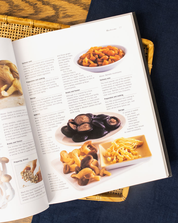 ENG: The Japanese Cookbook: A Timeless Cuisine by Emi Kazuko