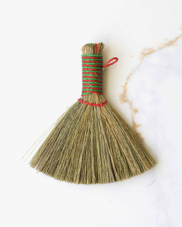 Fodory, Mini Straw Broom