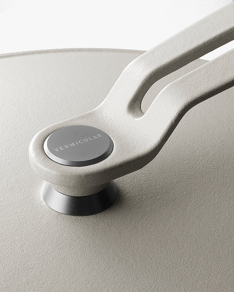 Oven Pot 2.0, Vermicular, Standing Handle, Matte Linen Beige, 22cm