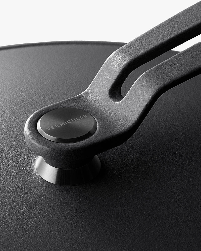 Oven Pot 2.0, Vermicular, Standing Handle, Matte Black, 18cm