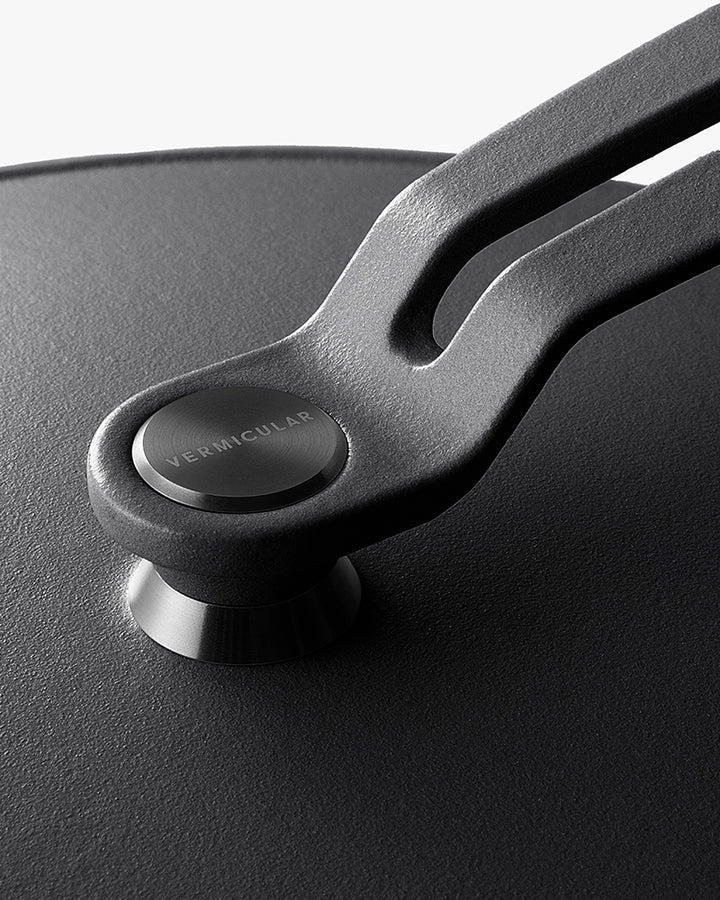 Oven Pot 2.0, Vermicular, Standing Handle, Matte Black, 18cm