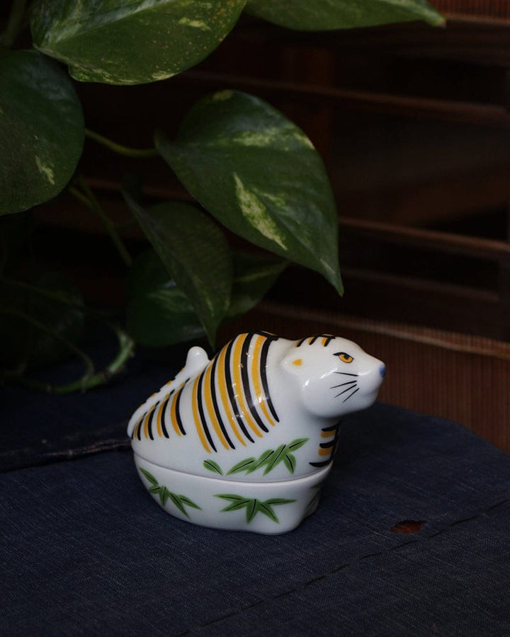 Kouraku Kiln Zodiac Ceramics, Tiger