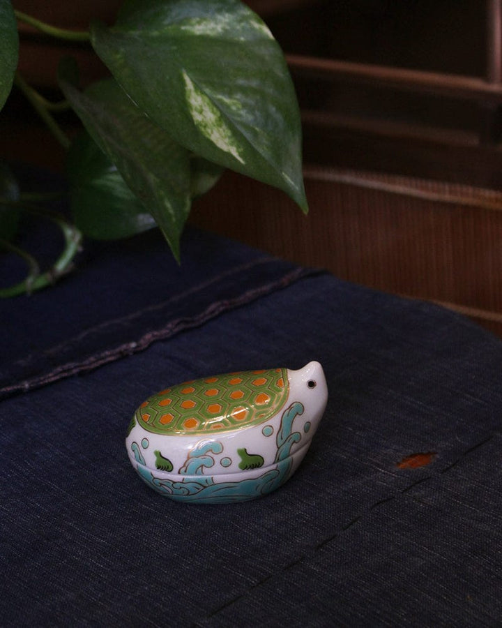 Kouraku Kiln Bowl with Lid, Kame