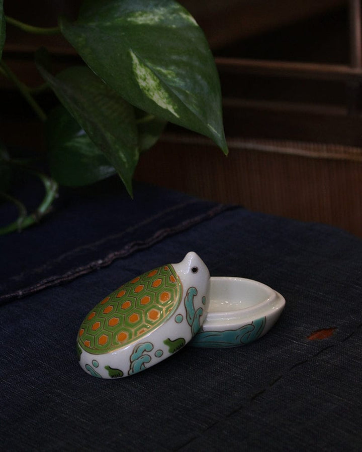 Kouraku Kiln Bowl with Lid, Kame