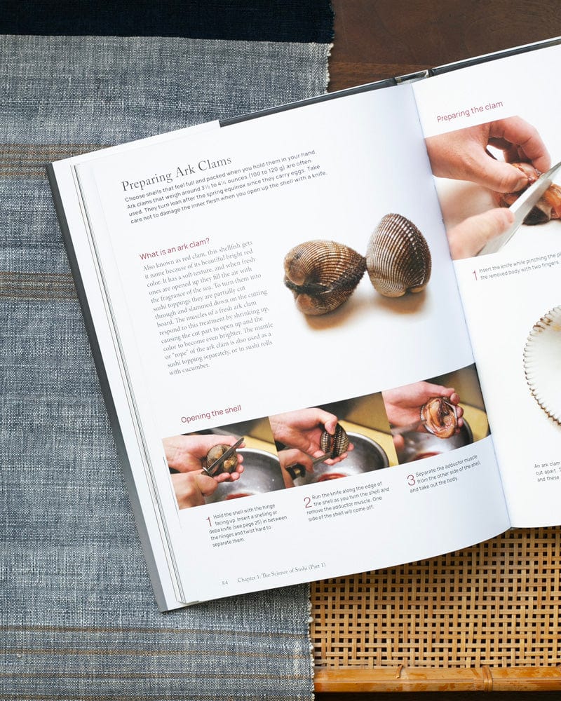 ENG: The Art and Science of Sushi: A Comprehensive Guide to Ingredients, Techniques and Equipment
