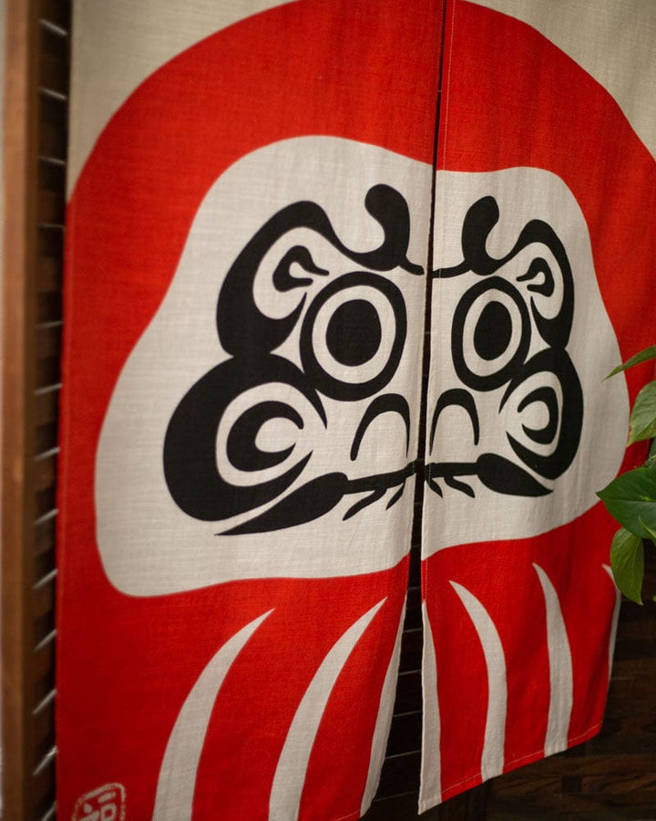 Noren, Red Daruma