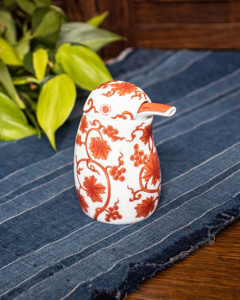 Kouraku Kiln Soy Sauce Dispenser, Large Red Sometsuke Karakusa Kawasemi