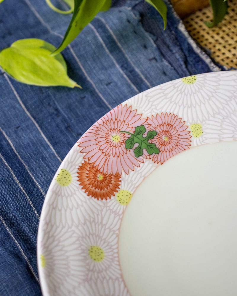 Kouraku Kiln Plate, Chrysanthemum