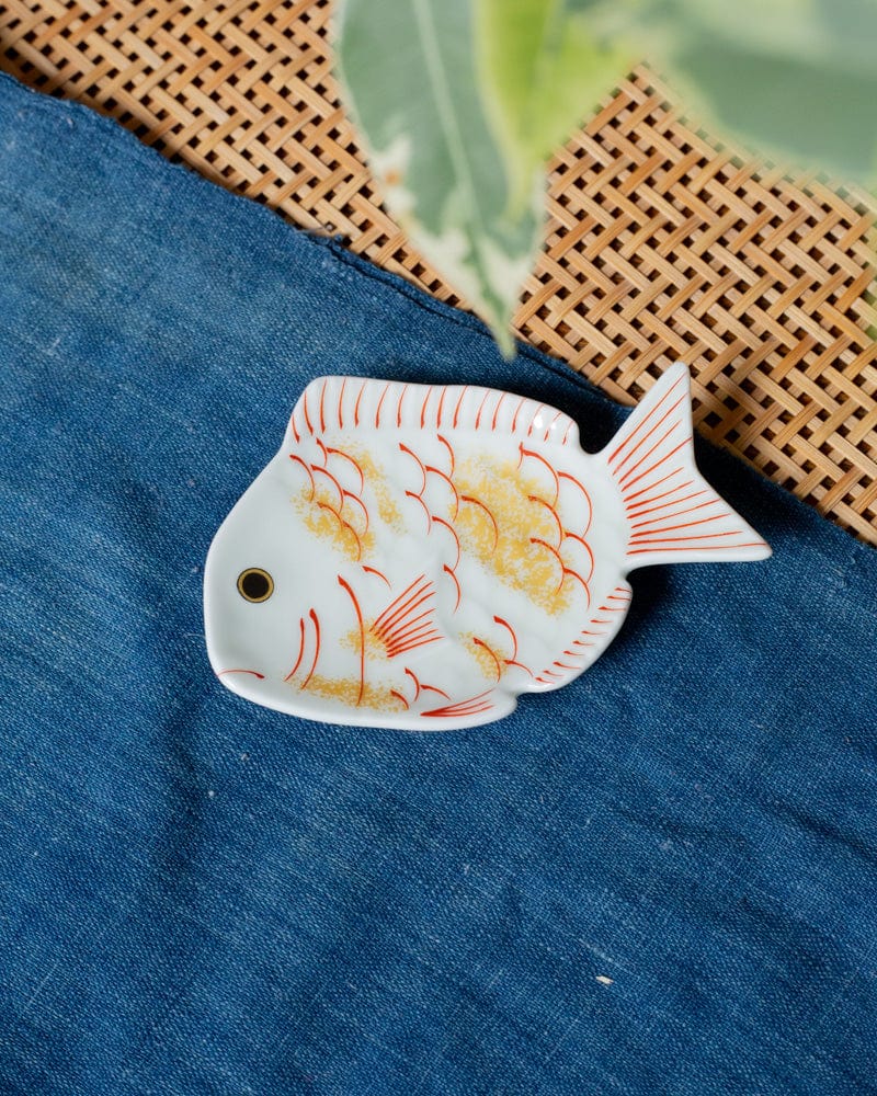 Kouraku Kiln Medium Plate, Tai Fish