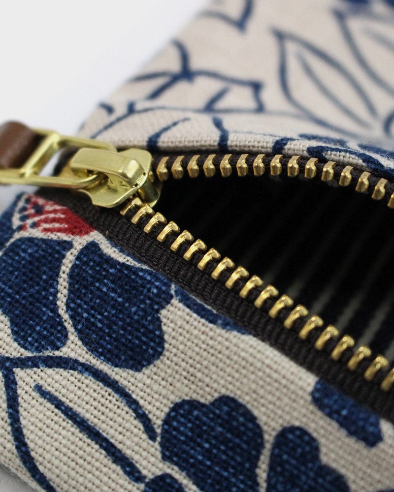 Kiriko Original Flat Zipper Pouch, Small, Cream Tsubaki