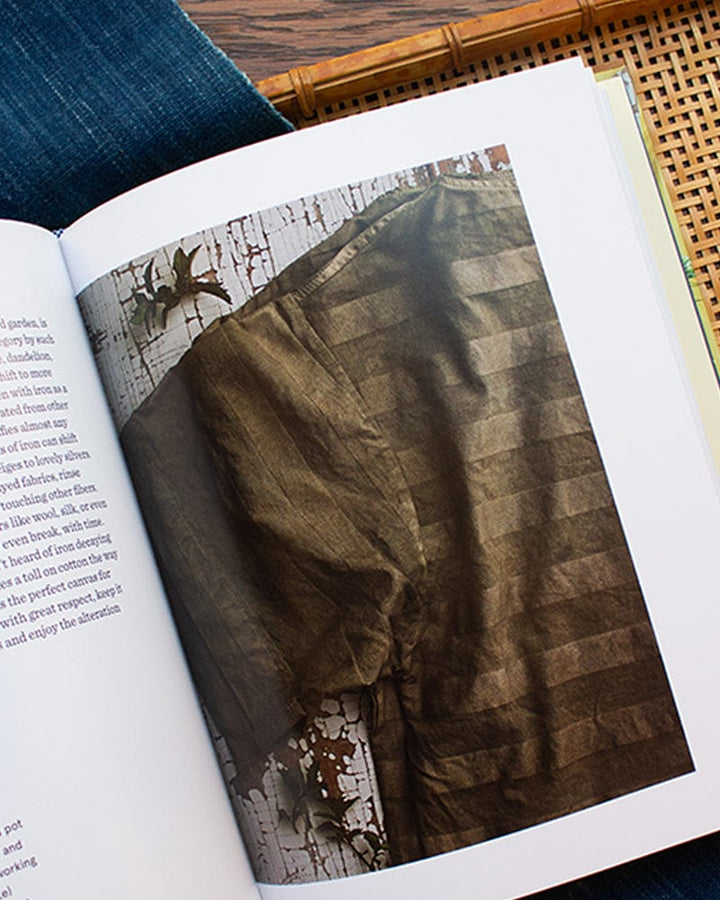 ENG: Make Thrift Mend: Stitch, Patch, Darn, Plant-Dye &amp; Love Your Wardrobe