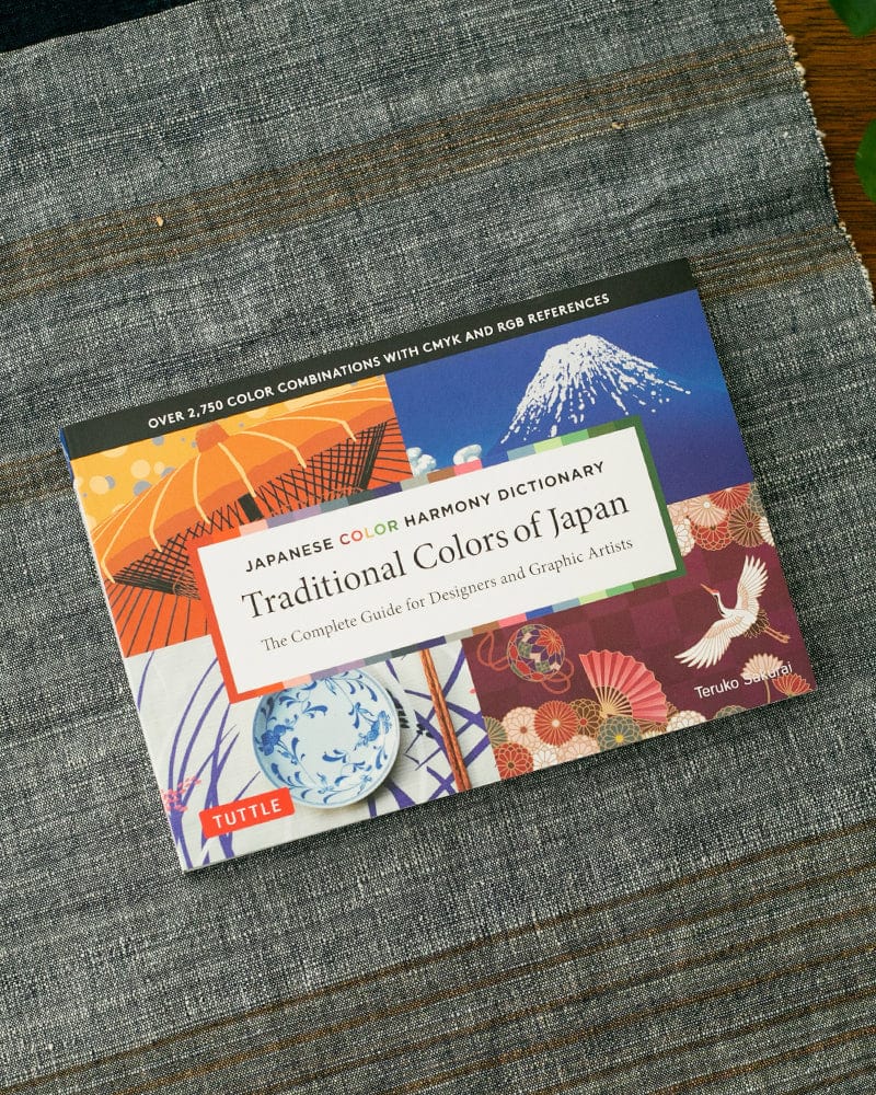 ENG: Japanese Color Harmony Dictionary: Traditional Colors of Japan by Teruko Sakurai