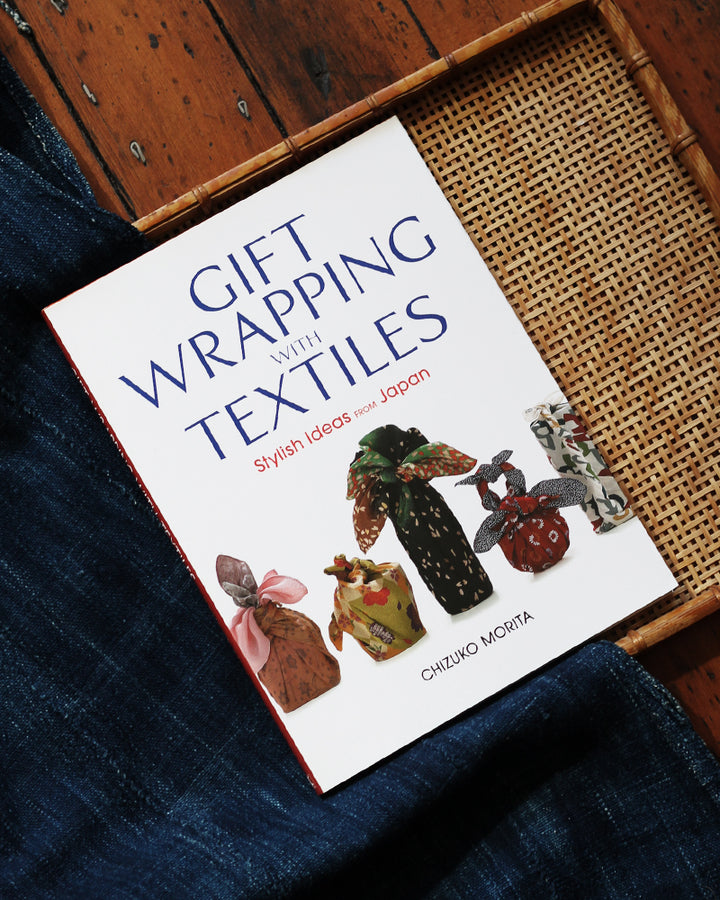 ENG: Gift Wrapping with Textiles Stylish Ideas from Japan