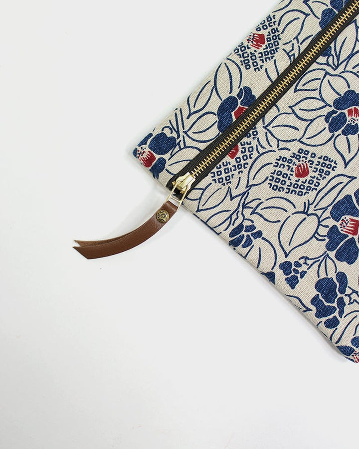 Kiriko Original Flat Zipper Pouch, Medium, Cream Tsubaki