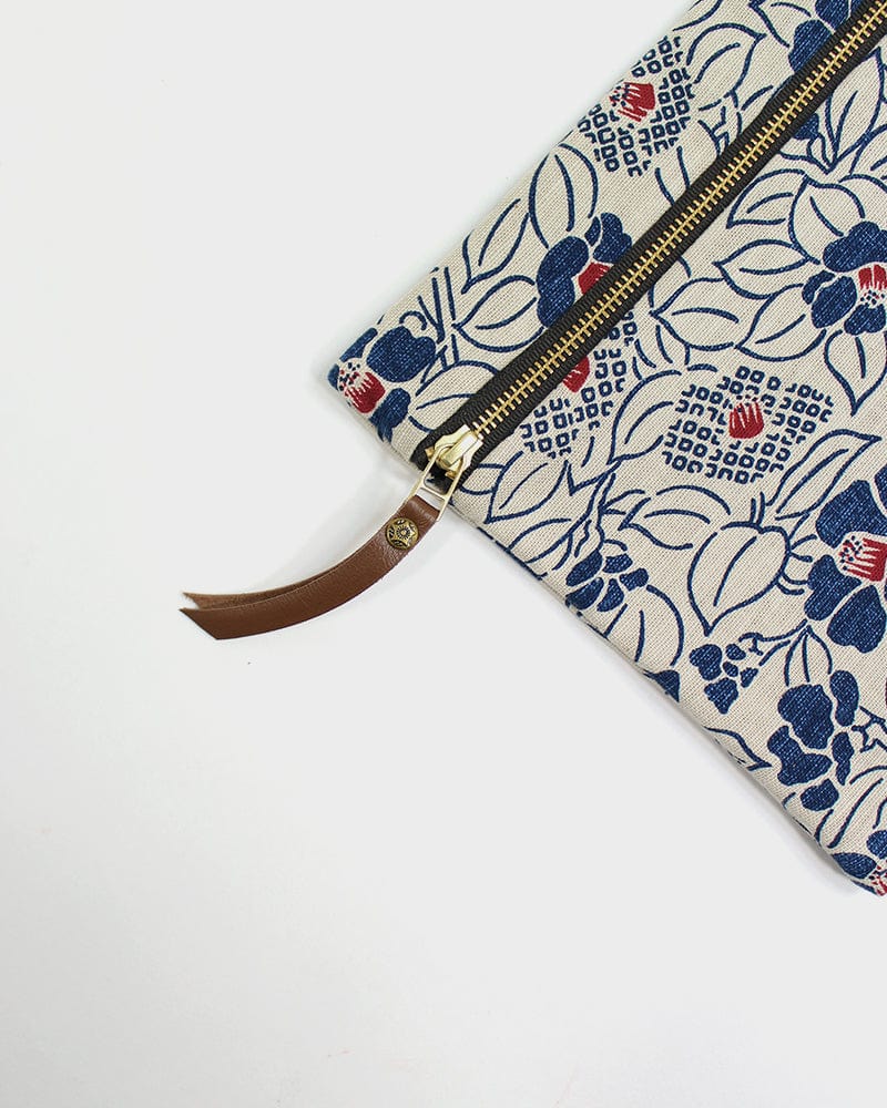 Kiriko Original Flat Zipper Pouch, Medium, Cream Tsubaki