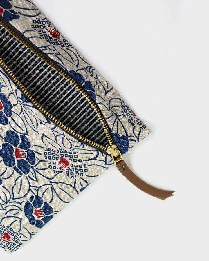Kiriko Original Flat Zipper Pouch, Medium, Cream Tsubaki