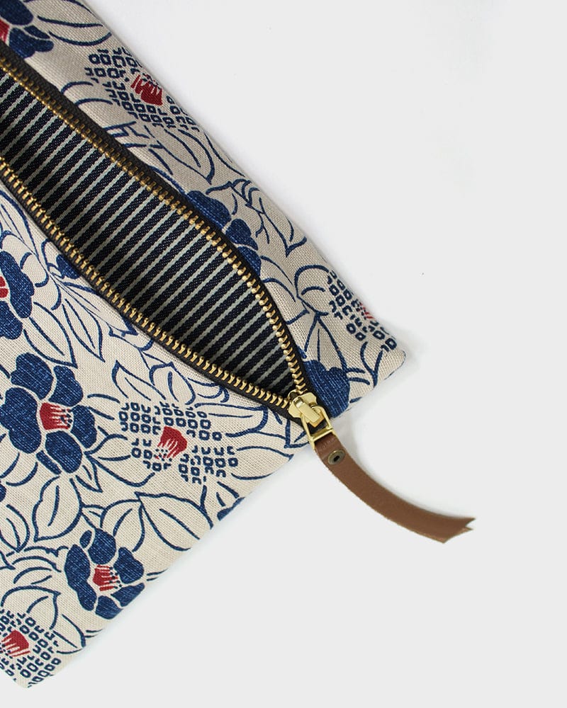 Kiriko Original Flat Zipper Pouch, Medium, Cream Tsubaki