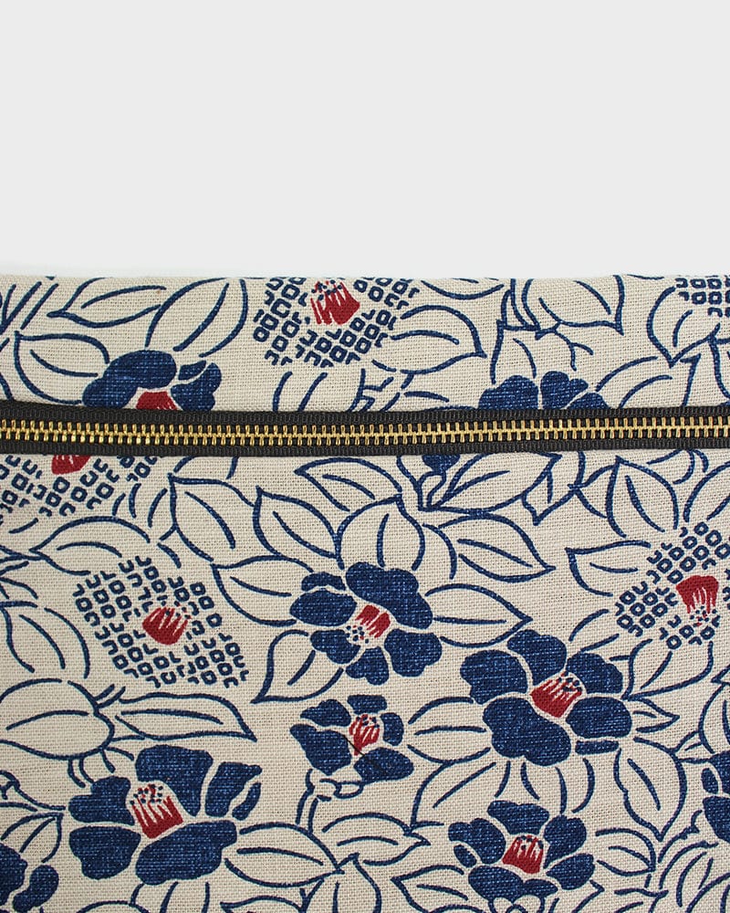 Kiriko Original Flat Zipper Pouch, Medium, Cream Tsubaki