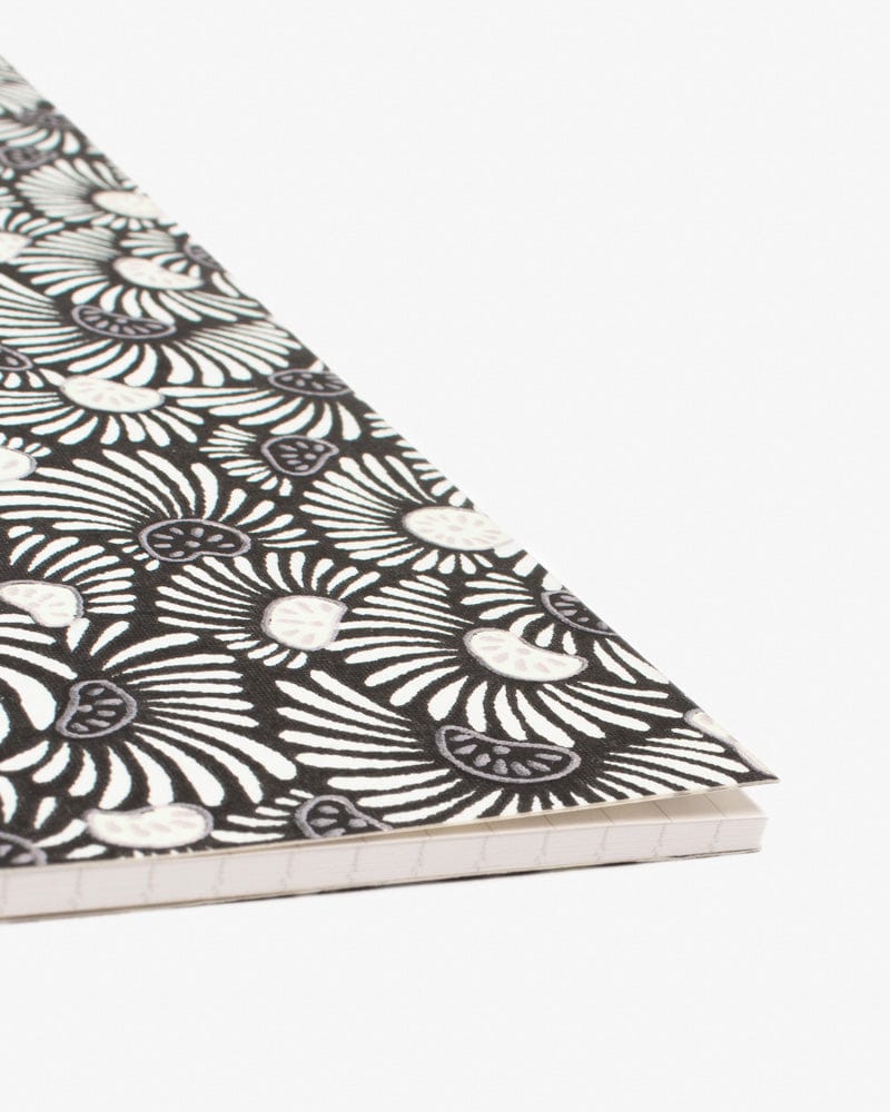 Shogado Watoji Notebook, Ginger Series, Flower Black (L)
